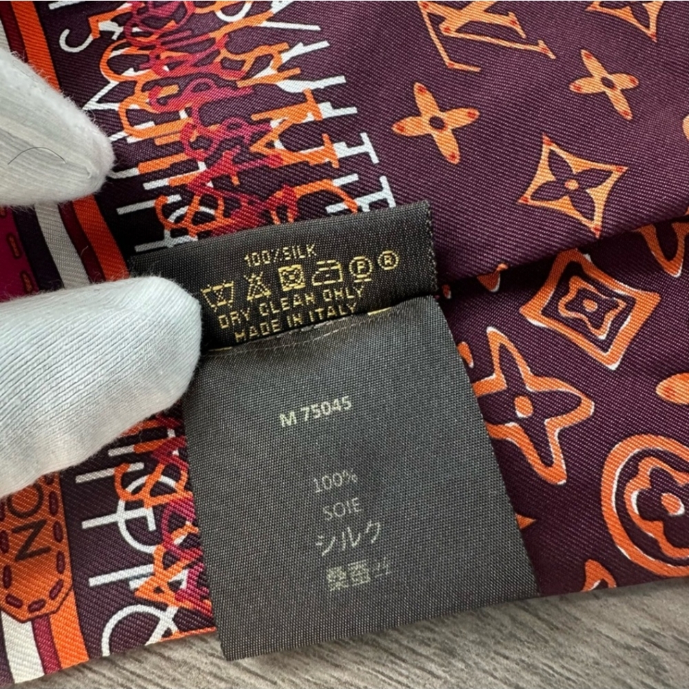 LOUIS VUITTON Bandeau/Bag Scarf - Silk Monogram Map Orient - Picture 9 of 9